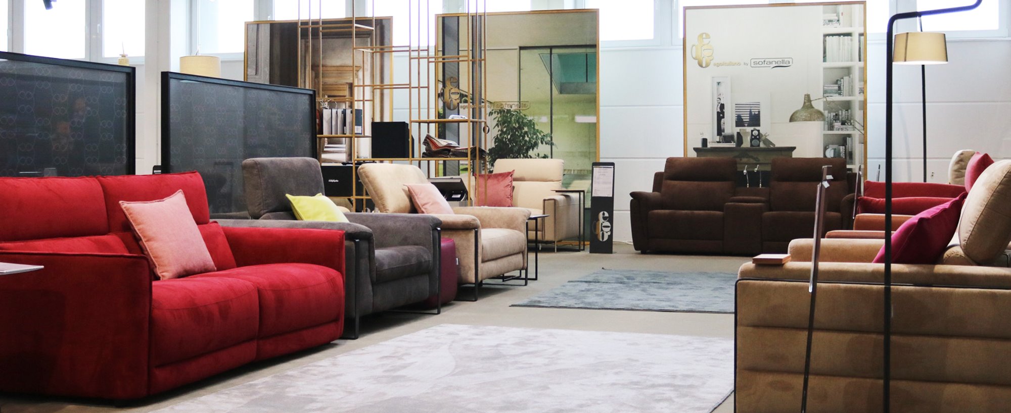 Sofanella Sofas im Showroom Frankfurt Dreieich - Showme Stores